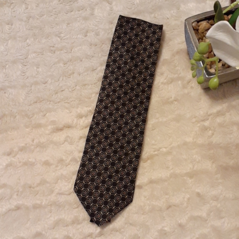 100% silk black/gold Nautica tie